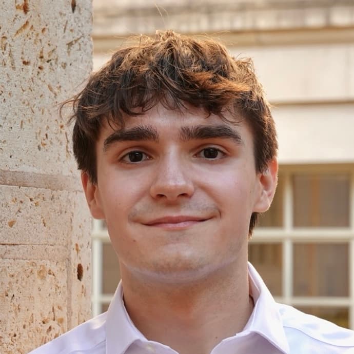 Headshot of Gabriel Keller